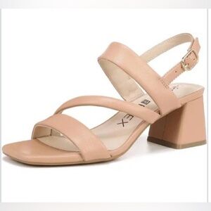 NWB Life Stride Tan angle block Heel & Strappy upper leather women’s Sandals 8.5